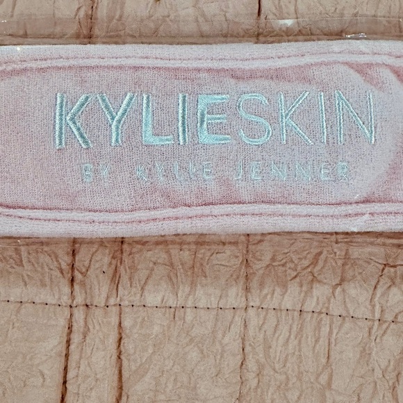 NWT Kylie Skin by Kylie Jenner Pink Spa Headband - Picture 4 of 5